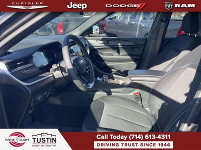 2025 Jeep Grand Cherokee L Laredo X 4x2