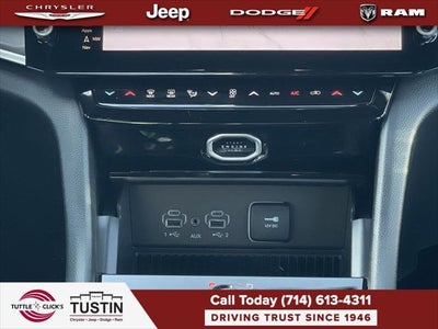 2026 Jeep Grand Cherokee Laredo Altitude