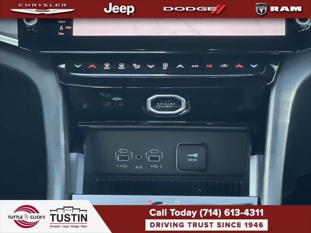 2026 Jeep Grand Cherokee Laredo Altitude