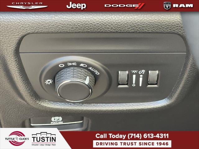 2026 Jeep Grand Cherokee Laredo Altitude