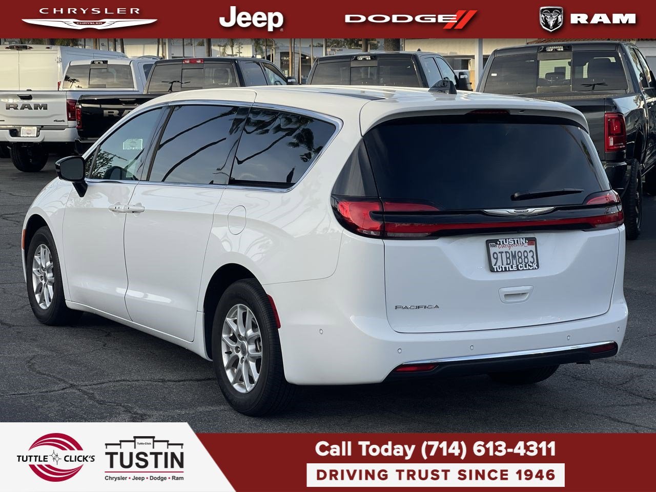 2025 Chrysler Pacifica Select