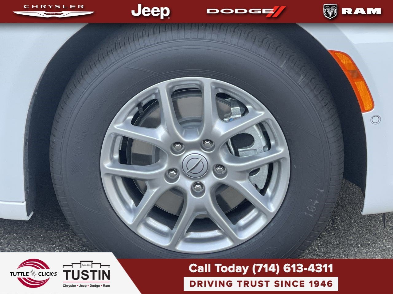 2026 Chrysler Pacifica Select