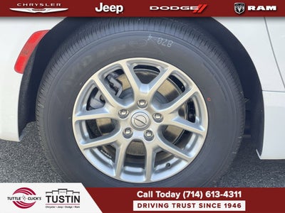 2026 Chrysler Pacifica Select