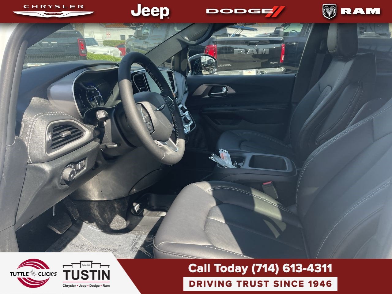 2026 Chrysler Pacifica Select