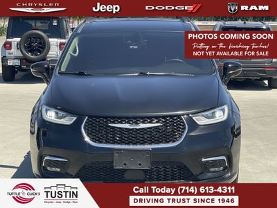 2022 Chrysler Pacifica Touring L
