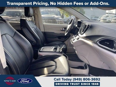 2023 Chrysler Pacifica Touring L
