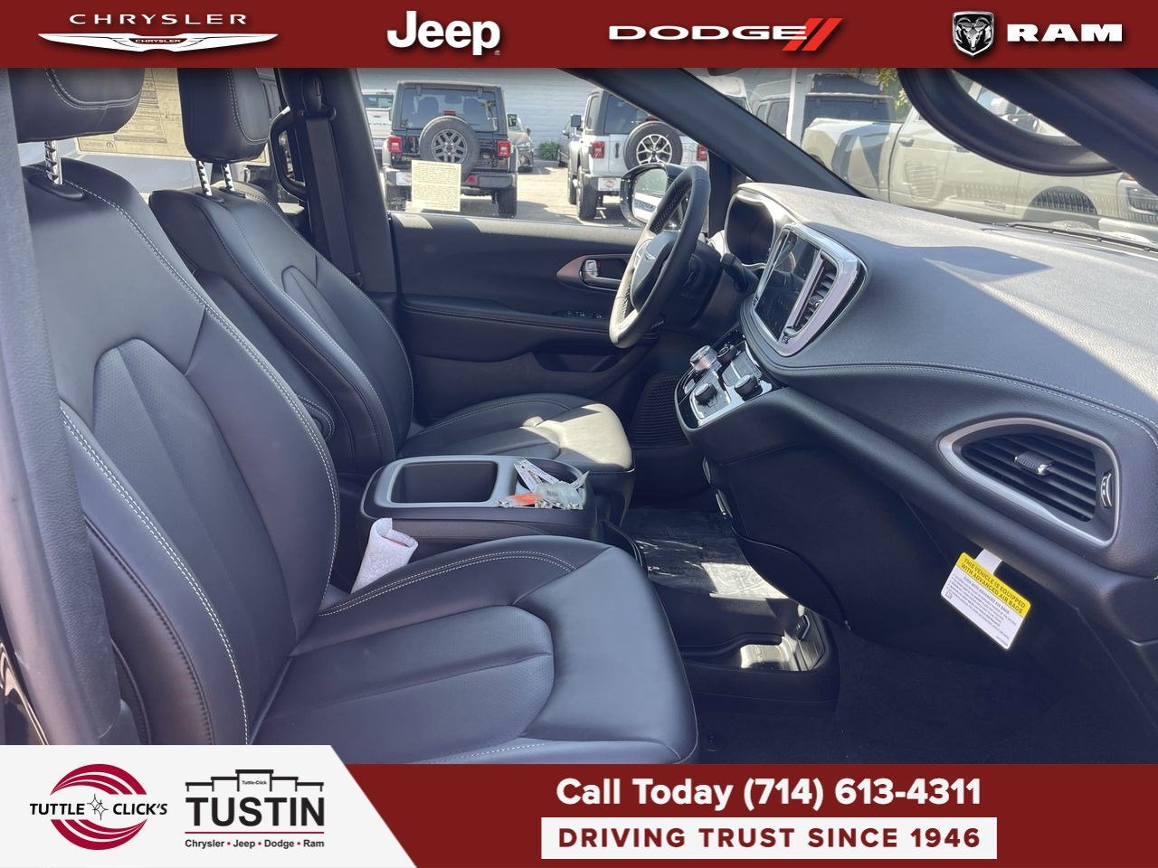 2026 Chrysler Pacifica Select