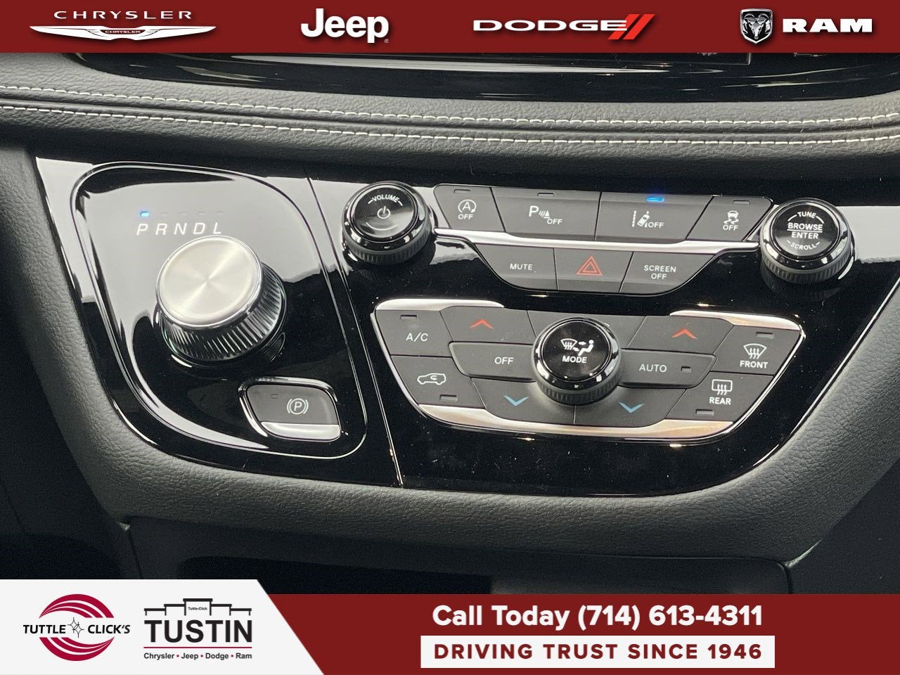 2026 Chrysler Pacifica Select