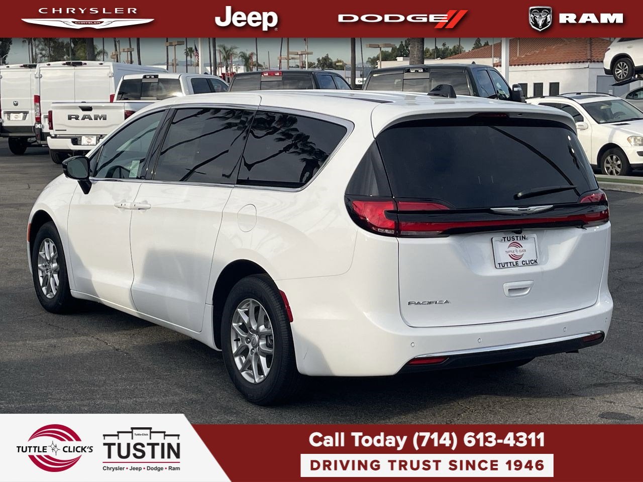 2026 Chrysler Pacifica Select