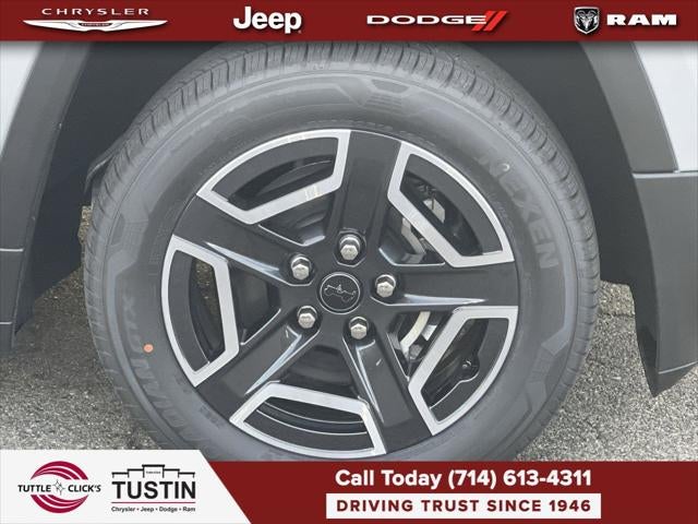 2026 Jeep Cherokee CHEROKEE LAREDO 4X4