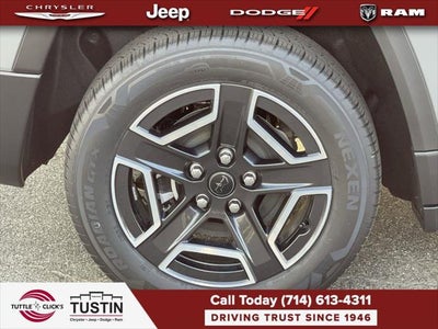 2026 Jeep Cherokee CHEROKEE LAREDO 4X4