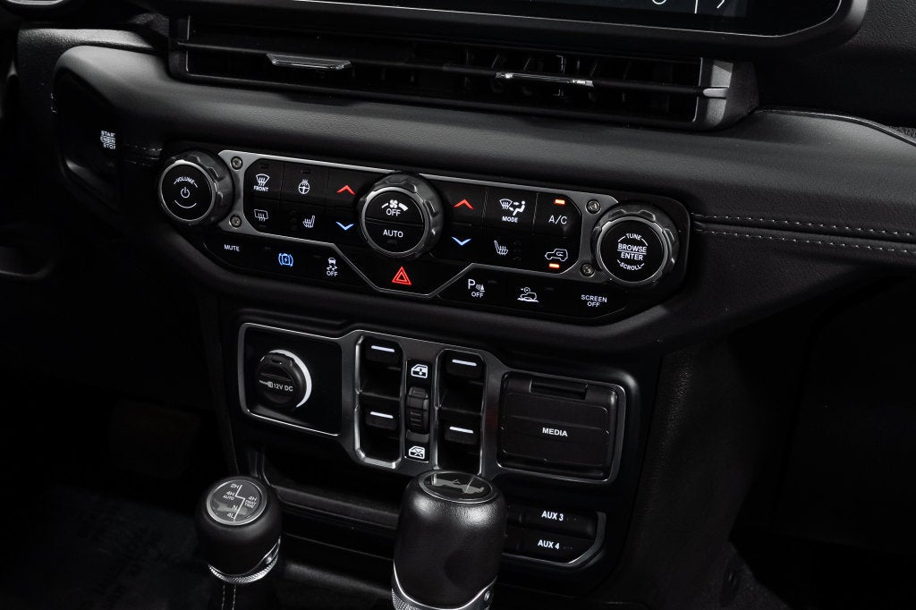 2024 Jeep Wrangler Sahara 4xe