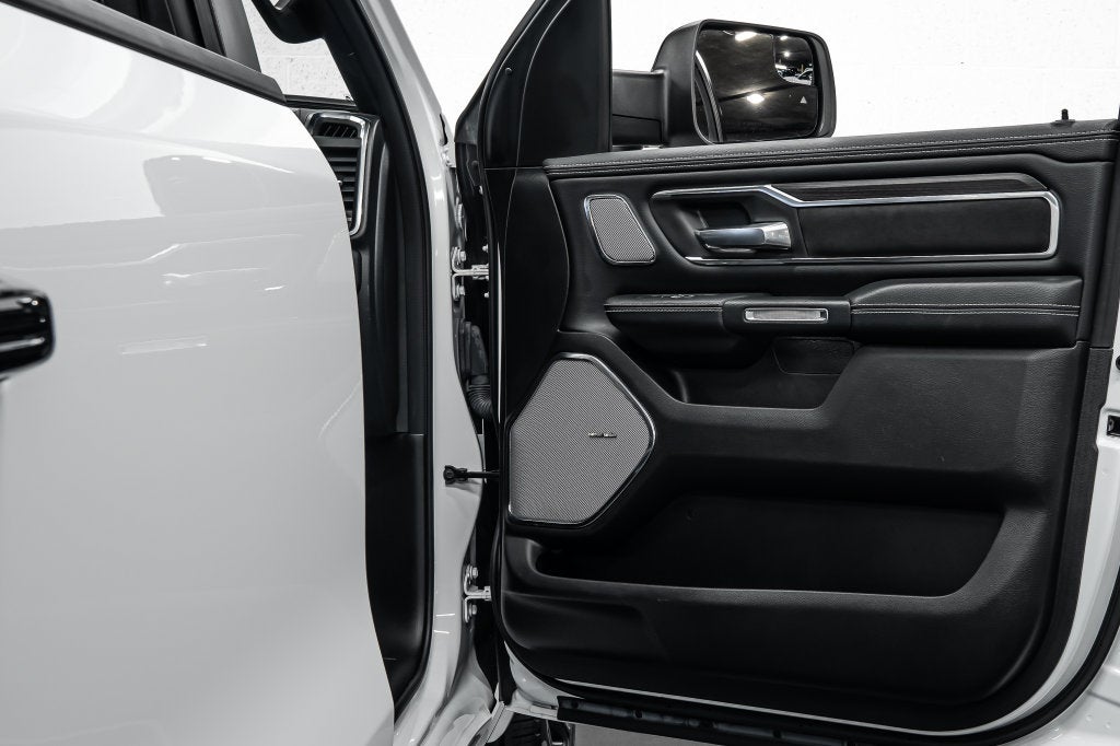 2025 RAM 1500 Laramie NIGHT EDITION
