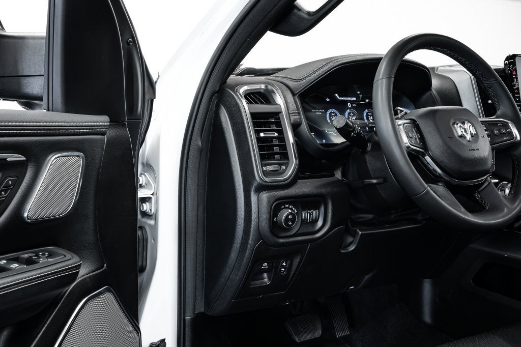 2025 RAM 1500 Laramie NIGHT EDITION
