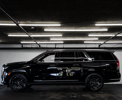 2023 Cadillac Escalade ESV Premium