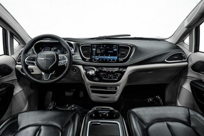 2024 Chrysler Pacifica Hybrid Select