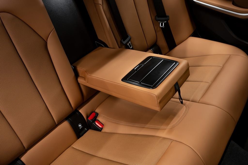 2023 BMW 3 Series 330e