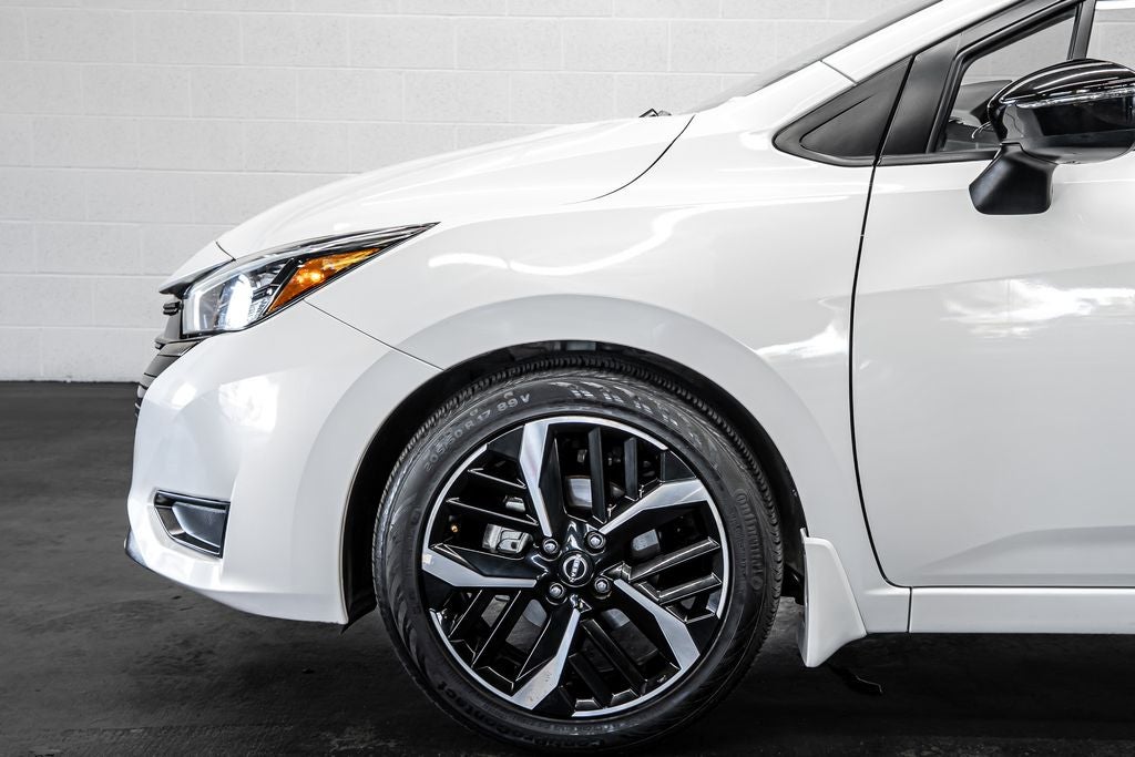 2025 Nissan Versa 1.6 SR