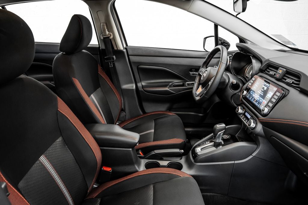 2025 Nissan Versa 1.6 SR