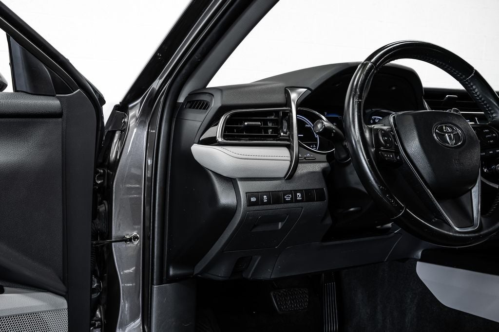 2020 Toyota Camry Hybrid SE