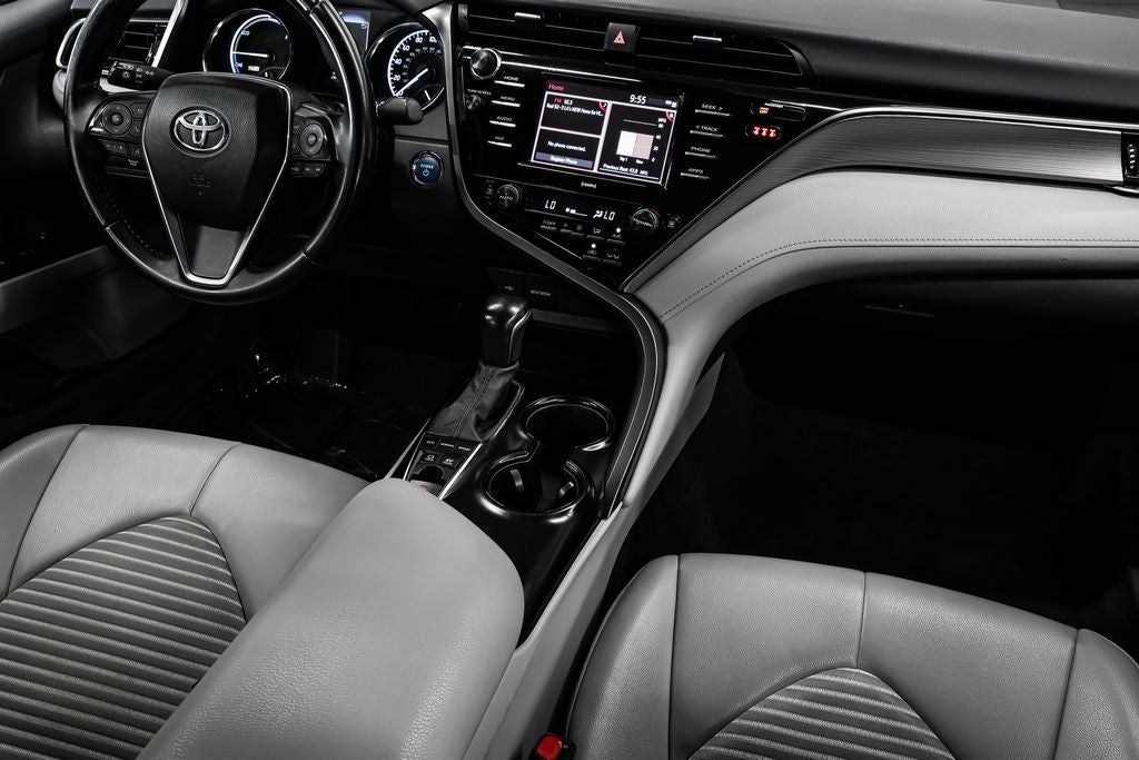 2020 Toyota Camry Hybrid SE