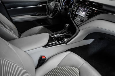 2020 Toyota Camry Hybrid SE