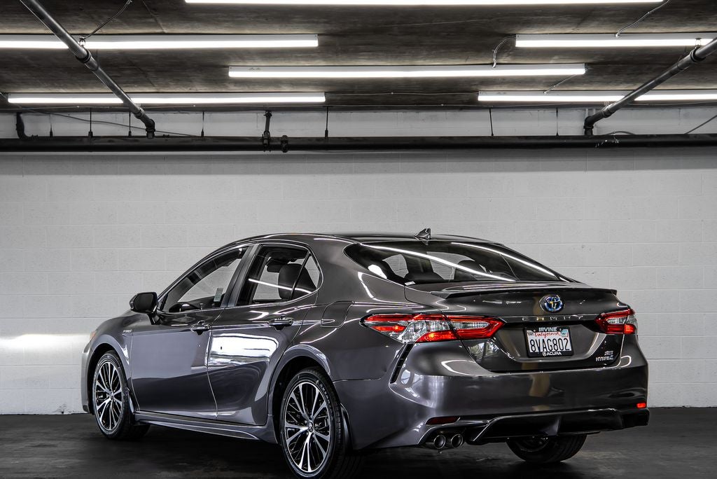 2020 Toyota Camry Hybrid SE