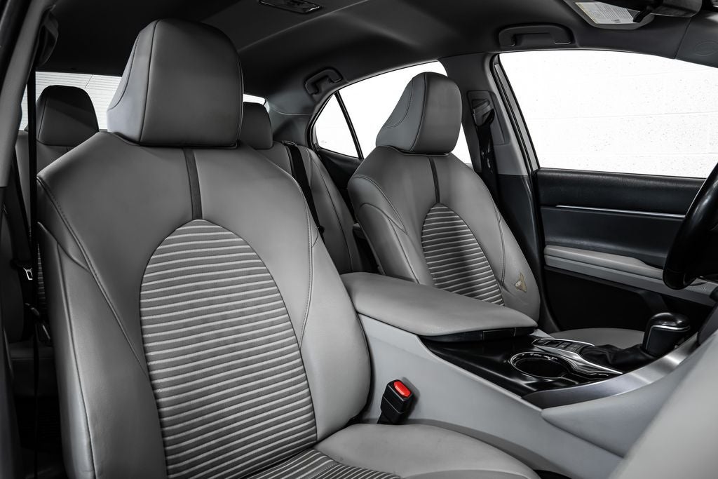 2020 Toyota Camry Hybrid SE
