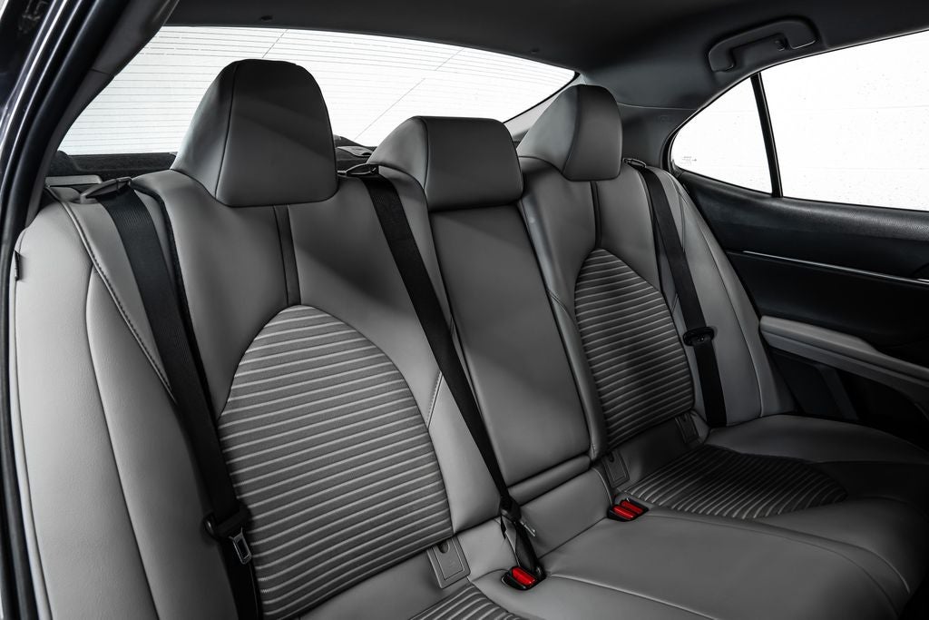 2020 Toyota Camry Hybrid SE