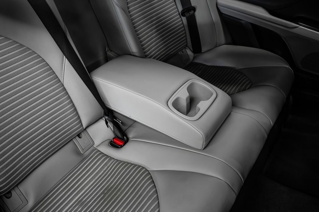 2020 Toyota Camry Hybrid SE