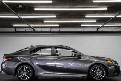 2020 Toyota Camry Hybrid SE