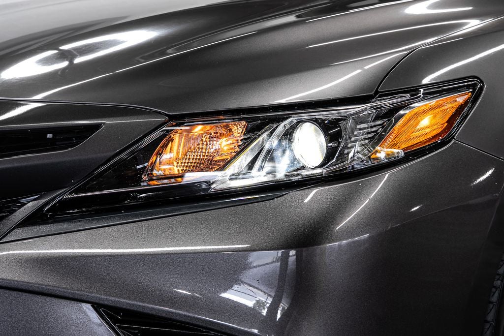 2020 Toyota Camry Hybrid SE