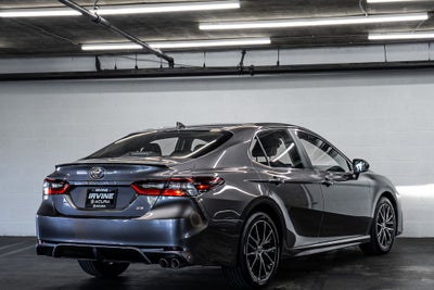 2022 Toyota Camry SE