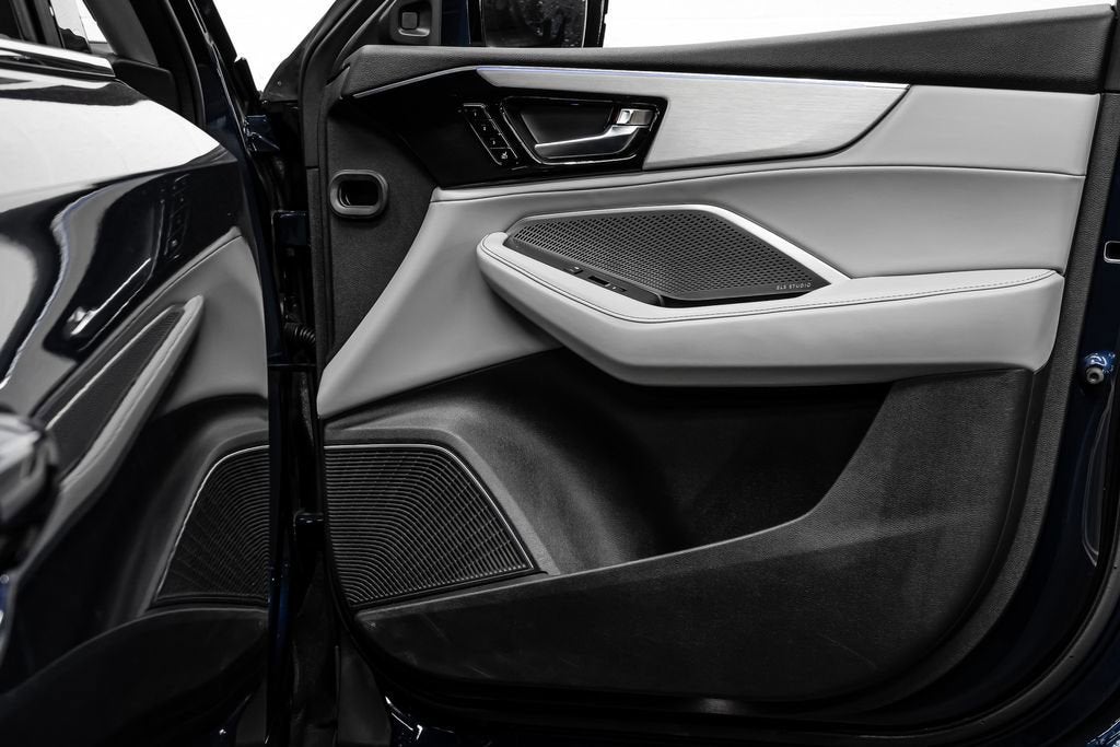 2023 Acura MDX w/Technology Package