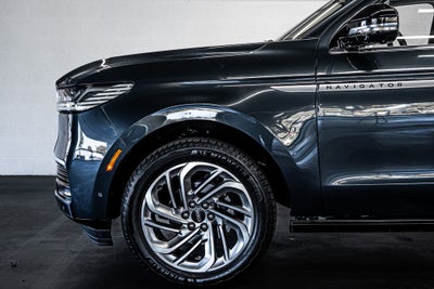 2025 Lincoln Navigator L Reserve
