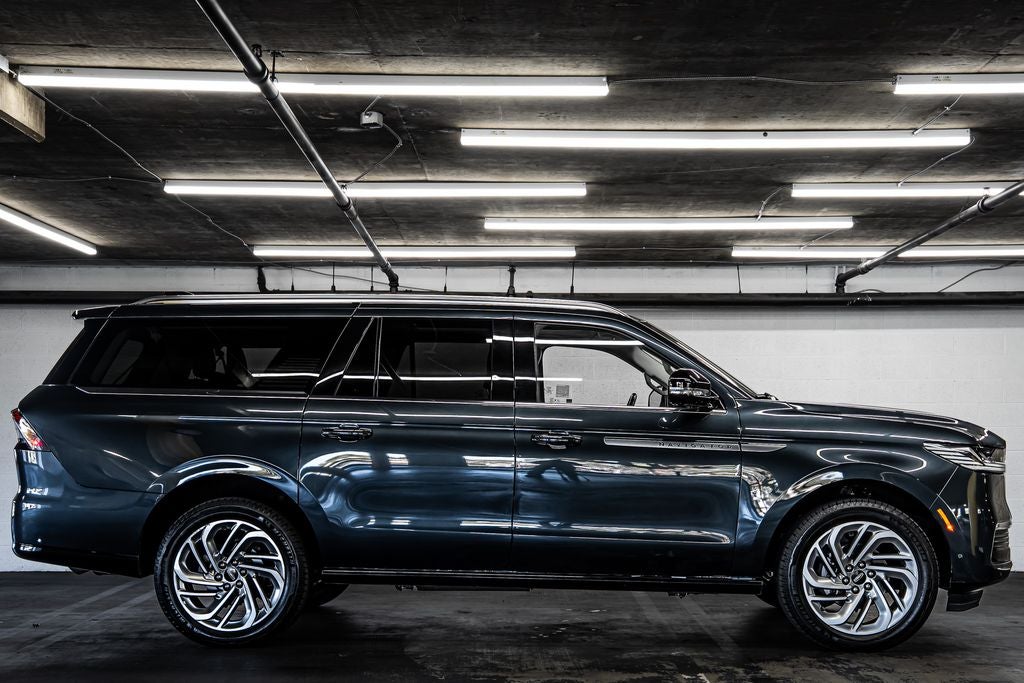 2025 Lincoln Navigator L Reserve