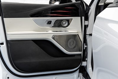 2024 Lincoln Nautilus Black Label Hybrid