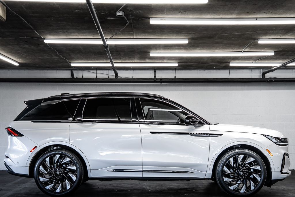 2024 Lincoln Nautilus Black Label Hybrid