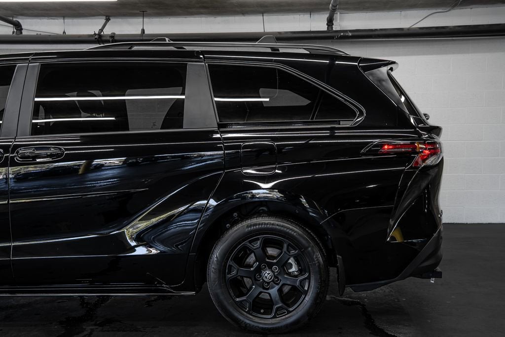 2025 Toyota Sienna Woodland Edition