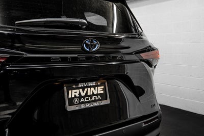 2025 Toyota Sienna Woodland Edition