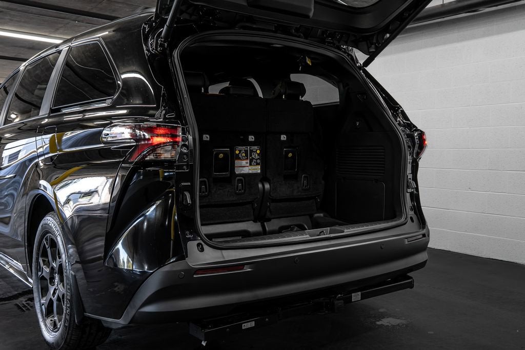 2025 Toyota Sienna Woodland Edition