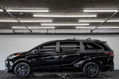 2025 Toyota Sienna Woodland Edition