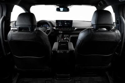 2025 Toyota Sienna Woodland Edition