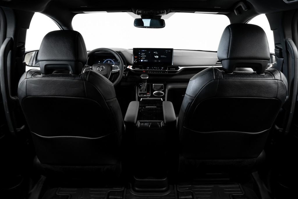 2025 Toyota Sienna Woodland Edition