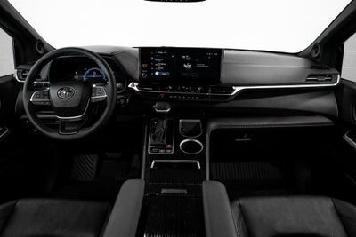 2025 Toyota Sienna Woodland Edition