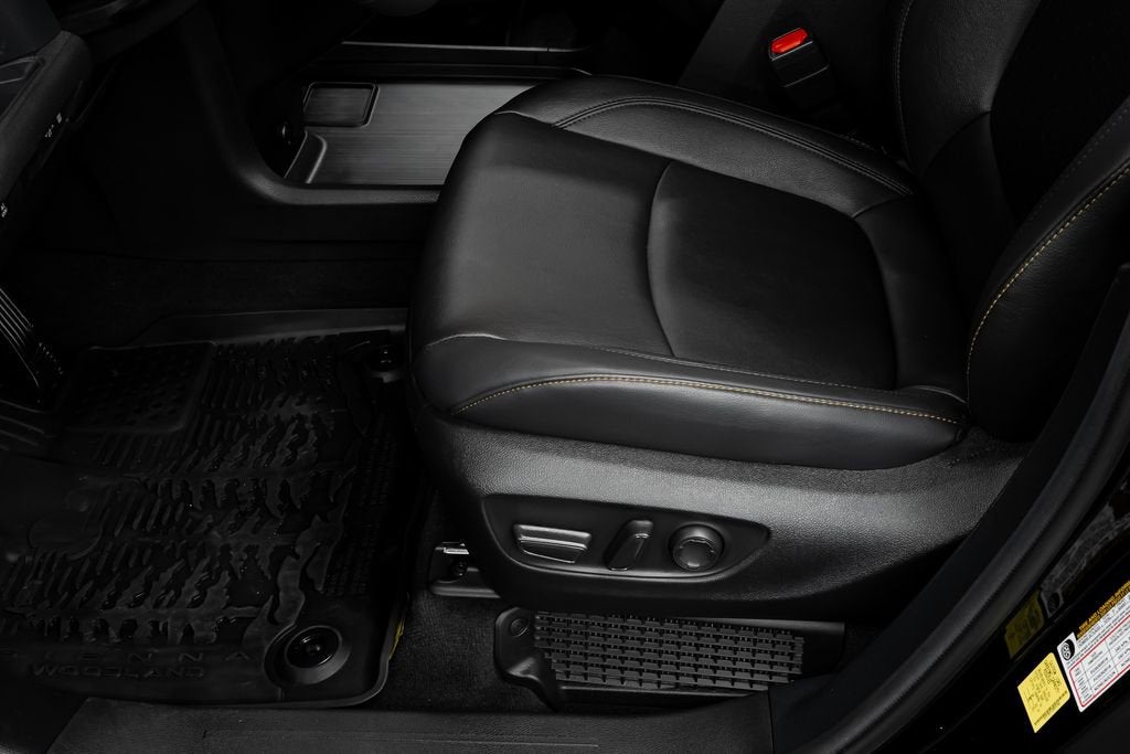 2025 Toyota Sienna Woodland Edition