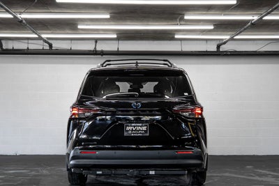 2025 Toyota Sienna Woodland Edition