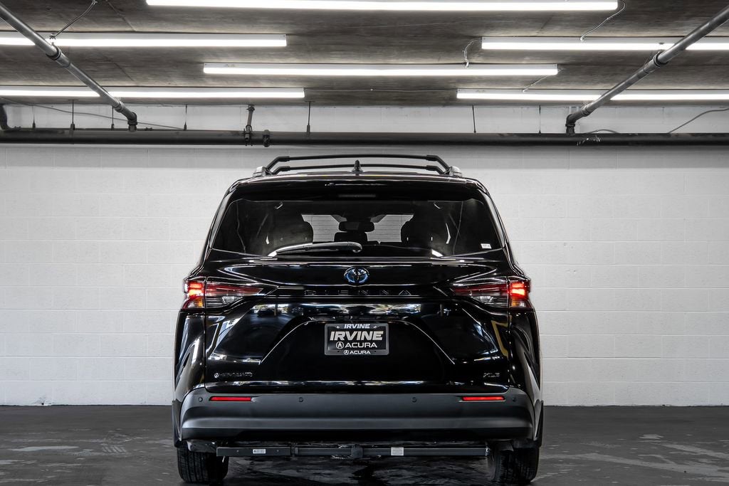 2025 Toyota Sienna Woodland Edition