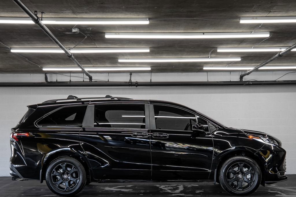 2025 Toyota Sienna Woodland Edition