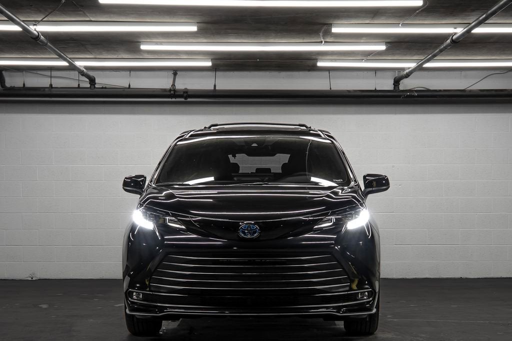 2025 Toyota Sienna Woodland Edition